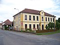 Čeština: Říčany-Kuří, okres Praha-východ. Rooseveltova 3, obecní dům. English: Říčany-Kuří, Prague-East District, Central Bohemian Region, Czech Republic. Rooseveltova 3. Camera location 49° 59′ 15.8″ N, 14° 37′ 12.7″ E    View all coordinates using: OpenStreetMap