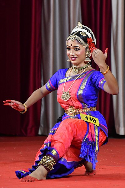 File:Kuchippudi at Kerala School Kalolsavam 2023 (9).jpg