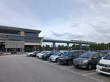 Kwasa Sentral MRT Station train entering (220710) right.jpg