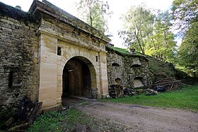 Wejście do Fort du Roulon.