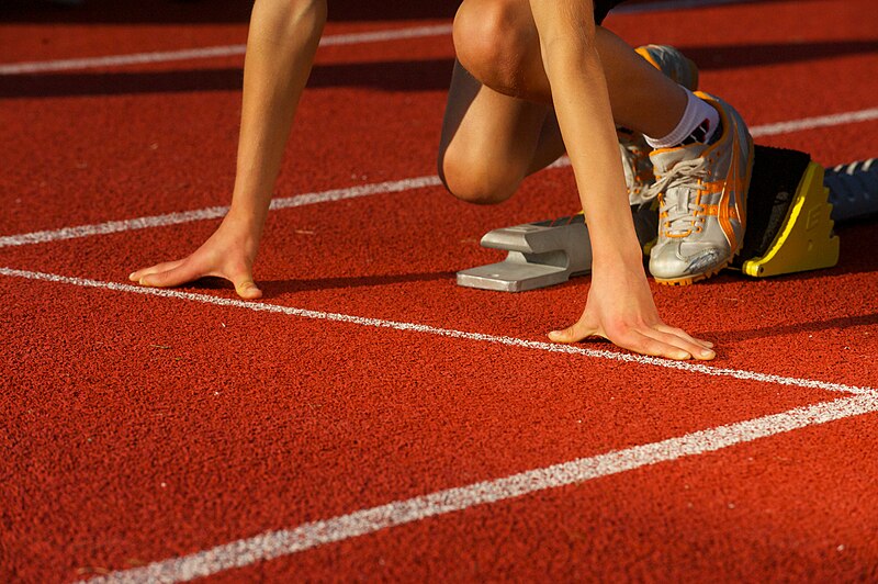 File:Leichtathletiklaufbahn.jpeg