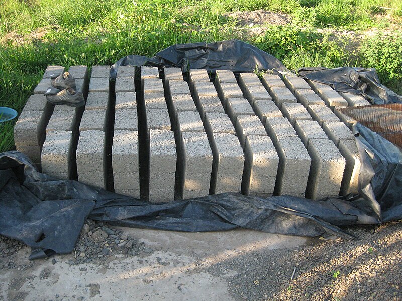 File:Lotsofbricks.JPG