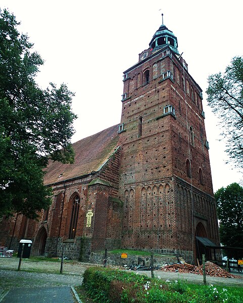 File:MOs810 WG 41 2017 (Sulecin, Osno, Przewoz) (Saint James church in Ośno Lubuskie).jpg