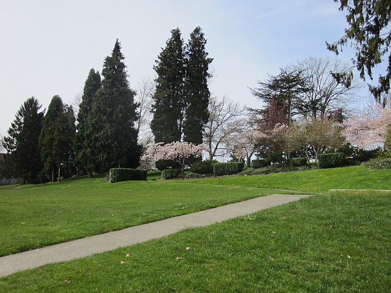 File:Madison Park, April 2012, Seattle, Washington.JPG