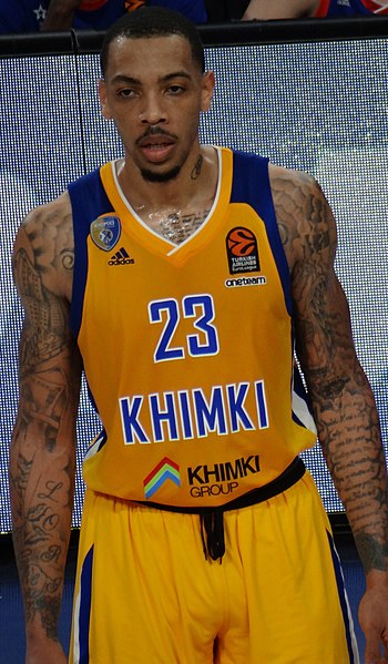 Thomas dunking for Khimki in 2018
