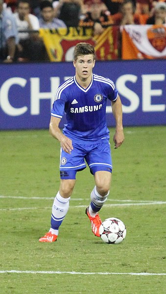 Van Ginkel playing for Chelsea in 2013