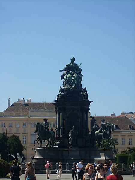 File:Maria-Theresien denkmal.jpg