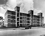 Edificio de viviendas para el INAV, La Habana (1959), junto con Gómez Sampera.