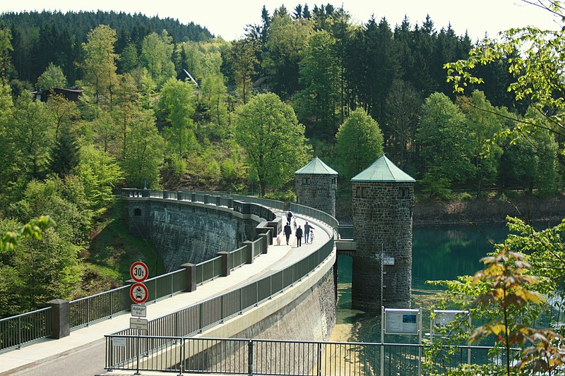 File:Meinerzhagen - Fürwiggetalsperre 02 ies.jpg