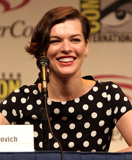 Jovovich attended the 2012 WonderCon promoting Resident Evil: Retribution.