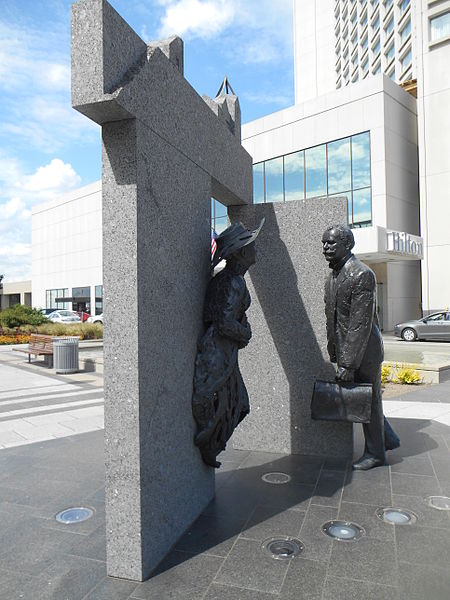 File:Monument Alphonse-et-Dorimene-Desjardins 11.jpg