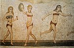 Den äldsta kända illustrationen av en bikini i den romerska villan Villa Romana del Casale (286–305 AD) på Sicilien