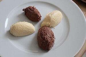 Mousse Au Chocolat: Französische Nachspeise aus Schokolade, Ei, Zucker und Butter