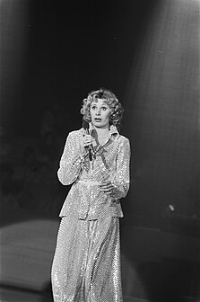 La chanteuse Debbie (en) lors des répétitions générales.