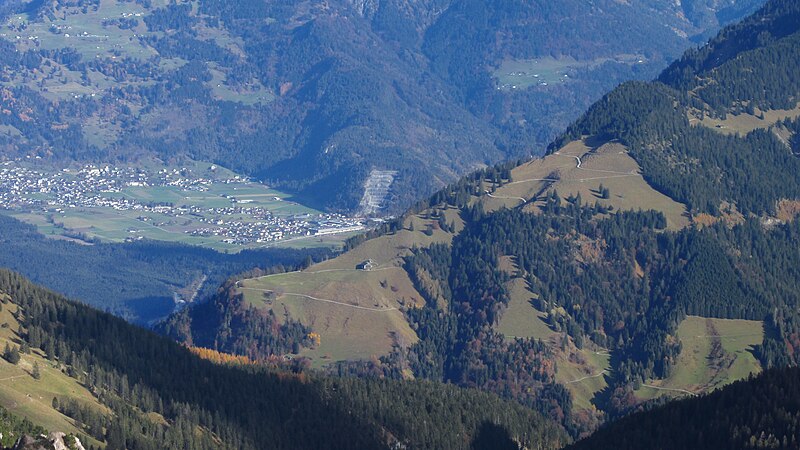 File:Nenzingerberg, Ludesch und Laz.jpg