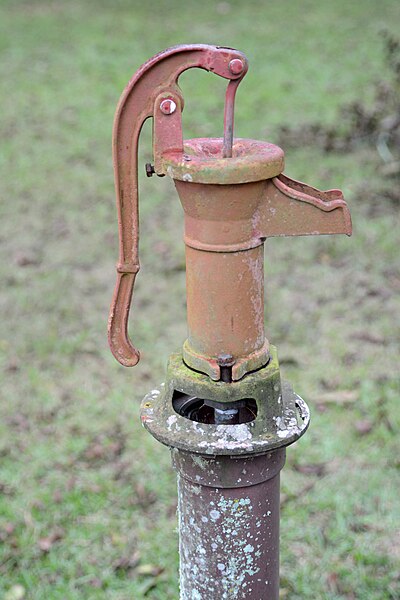 File:Old hand water pump.jpg