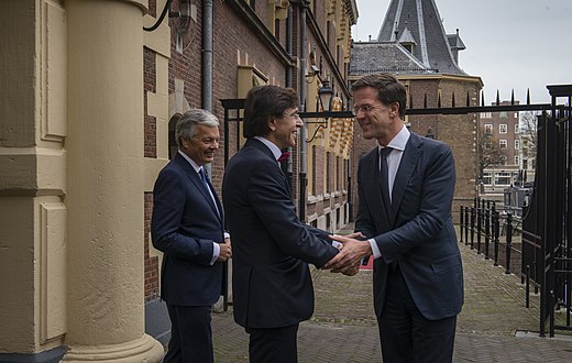Didier Reynders en Elio Di Rupo worden ontvangen door de Nederlandse eerste minister Mark Rutte. Den Haag, 7 november 2013.