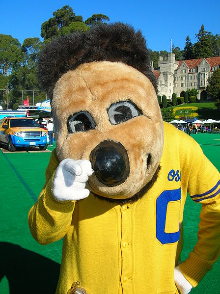 File:Oski pregame at UCLA at Cal 2008-10-25.JPG