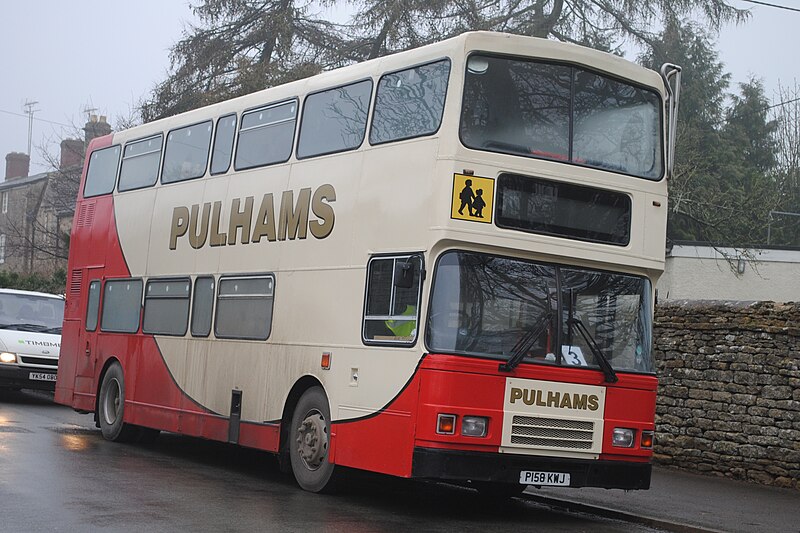 File:PULHAMS OF BOURTON-ON-THE-WATER - Flickr - secret coach park (1).jpg