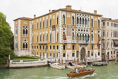 How to get to Palazzo Franchetti with public transit - About the place