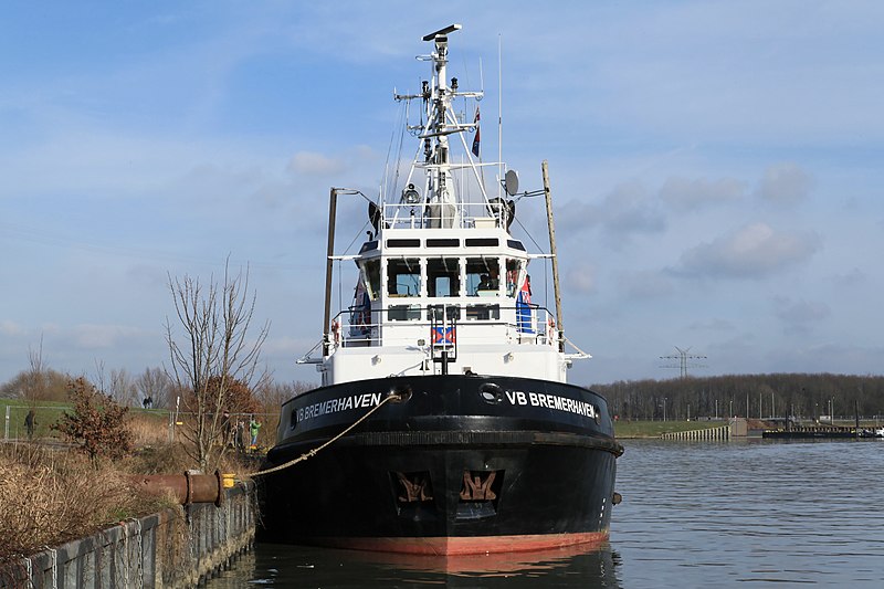 File:Papenburg - Meyer - Norwegian Bliss undocking 118 ies.jpg