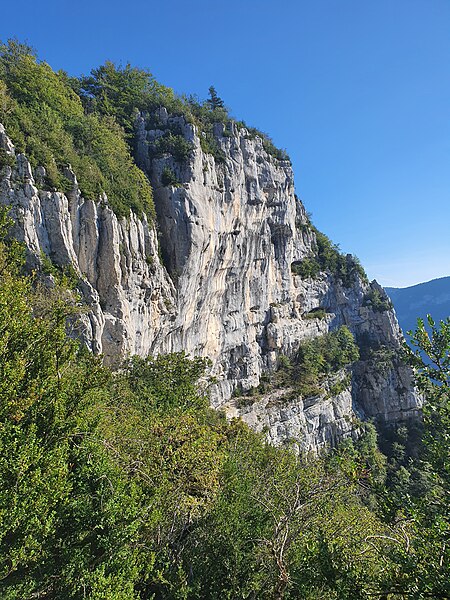 File:Pas des Voûtes, Vercors, France 01.jpg