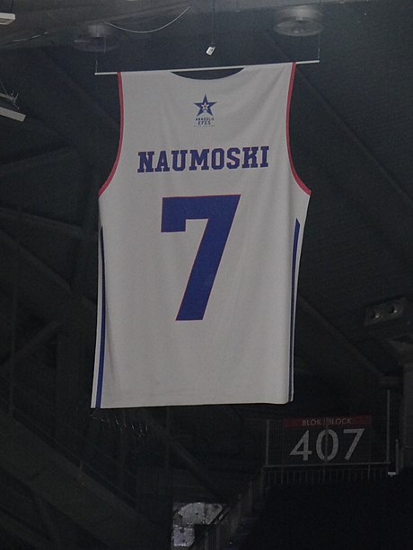 Naumoski's retired #7 Efes jersey.