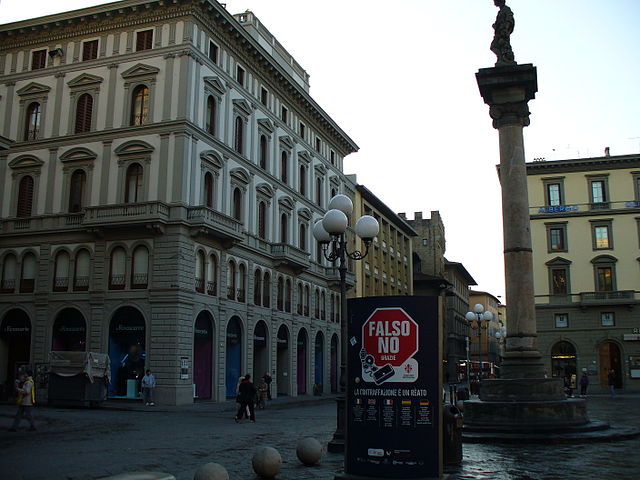 File:Piazza_della_Repubblica_4.JPG