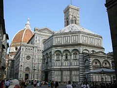Piazza de San Giovanni, baptisterio y catedral de Florencia.