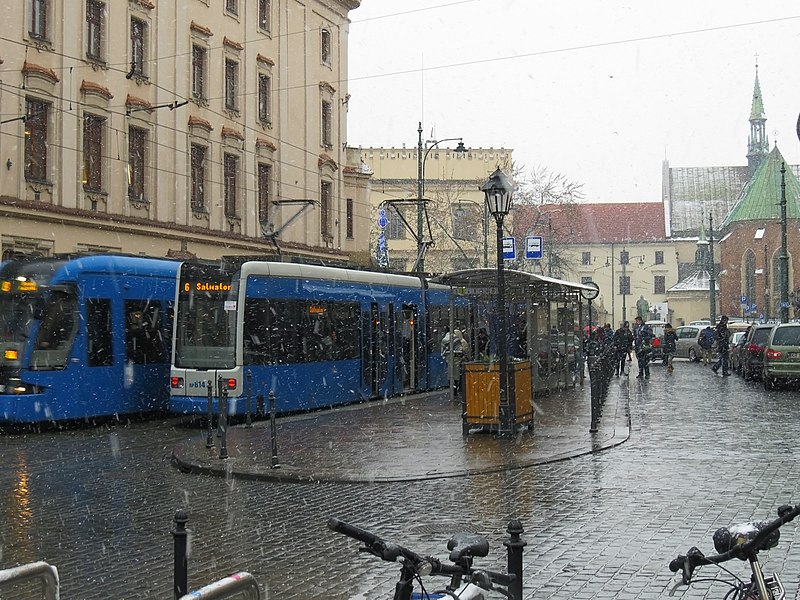 File:Plac Dominikański w Krakowie 01.jpg