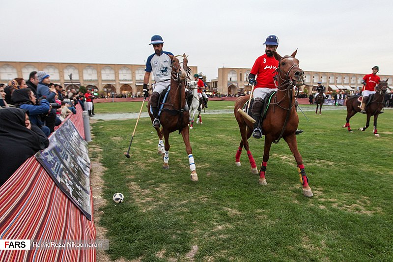 File:Polo Match in Naqsh-e Jahan Square (13970901000810636785176132858738 65609).jpg