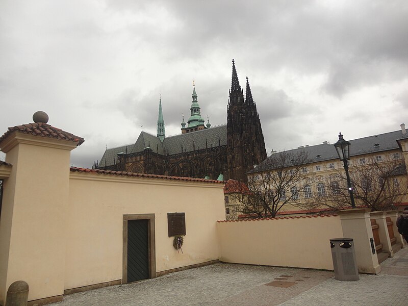 File:Prague Castle in 2019.01.jpg