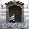 Čeština: Praha, Malá Strana - Prokopská 8 (vstupní portál)