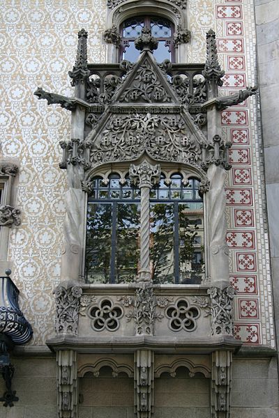 File:Puig.i.Cadafalch.Casa.Amatller.Barcelona.Balco.JPG