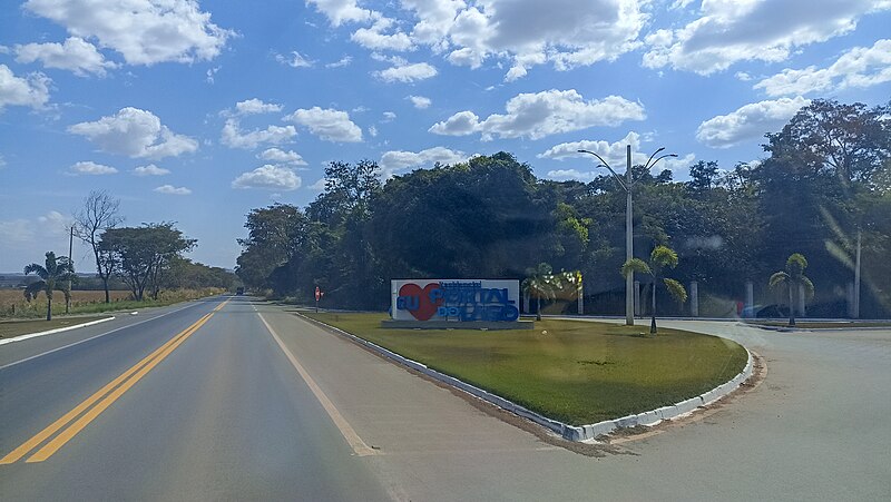 File:Residencial Portal do Lago.jpg