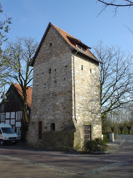 https://upload.wikimedia.org/wikipedia/commons/thumb/3/3c/Salzkotten_B%C3%BCrgerturm.jpg/450px-Salzkotten_B%C3%BCrgerturm.jpg