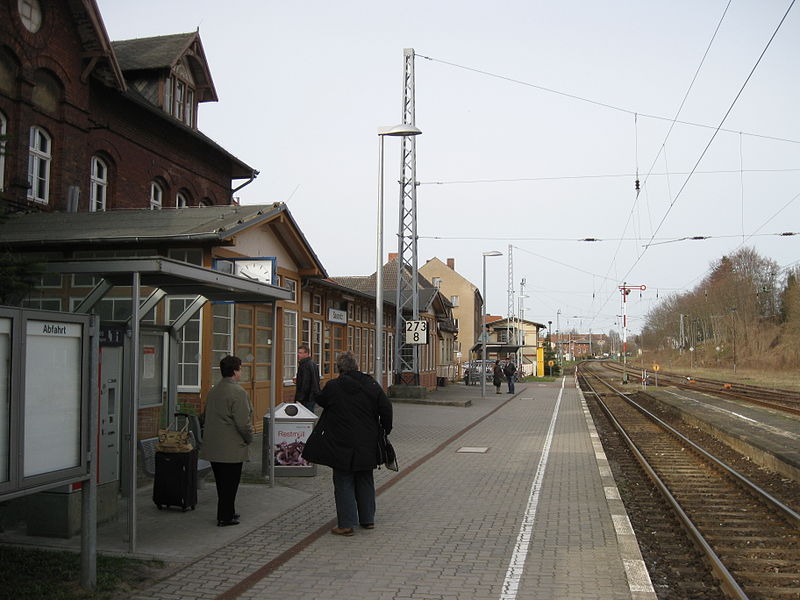 File:Sassnitz Bahnhof 1.jpg