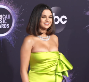 Selena Gomez at AMA 2019.png