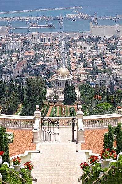 File:Shrine of the Báb and Bahá'í Gardens 41.JPG