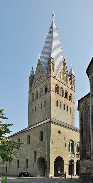 File:Soest-090816-10018-Dom.jpg