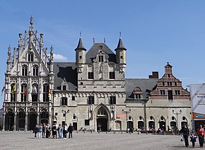 Stadhuis Malinas, 2013.jpg