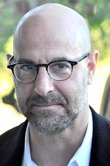 Stanley Tucci spielt den aus Deutschland geflohenen Wissenschaftler Abraham Erskine.