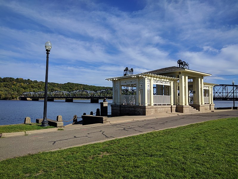 File:Stillwater in September 2017 01 - riverfront.jpg