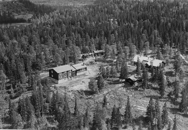 File:Studenterhytta i Nordmarka.jpg