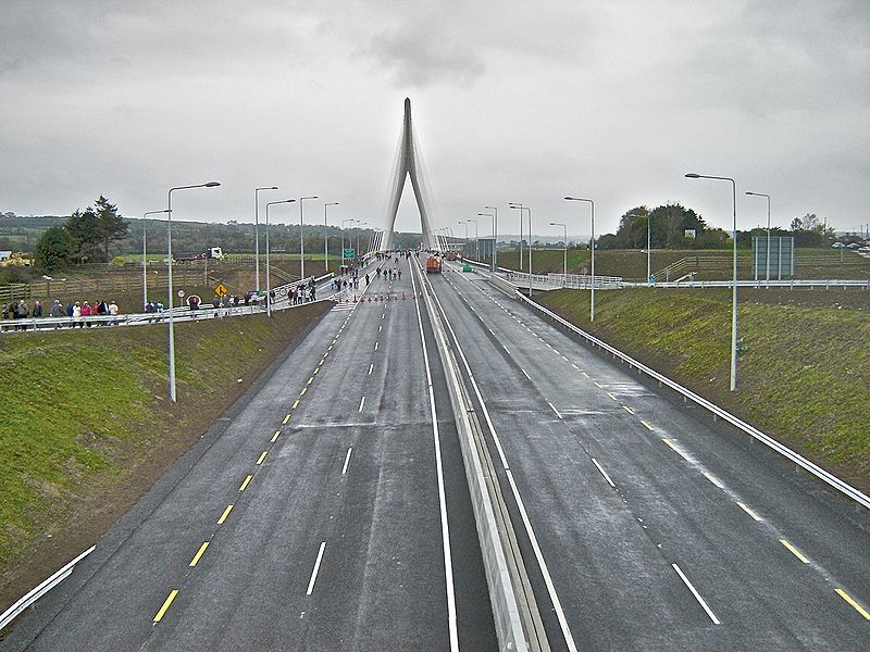 File:Suir RiverBridge looking south(Edit).jpg