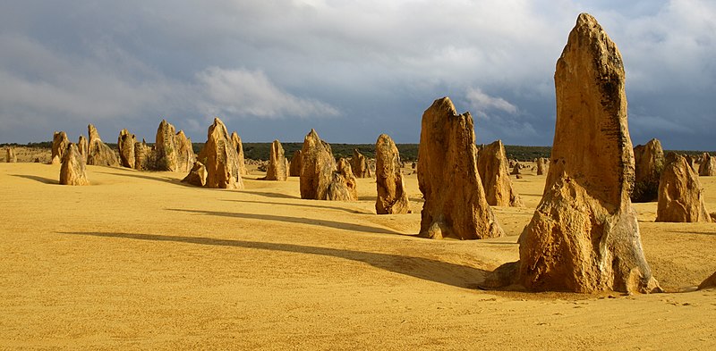 File:The Pinnacles Western Australia.JPG