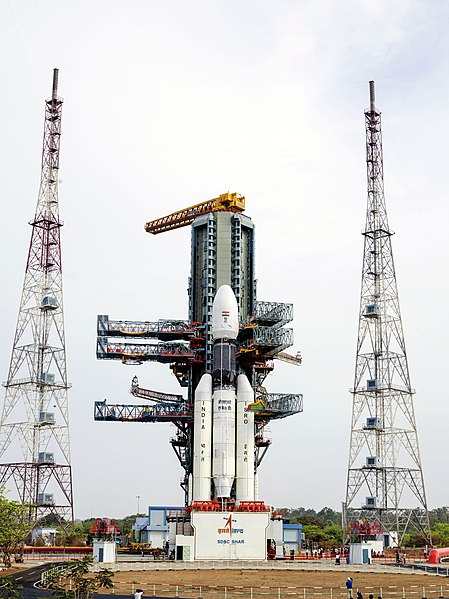 File:The fully integrated GSLV-Mk III-D1 carrying GSAT-19 at the second launch pad - front view.jpg