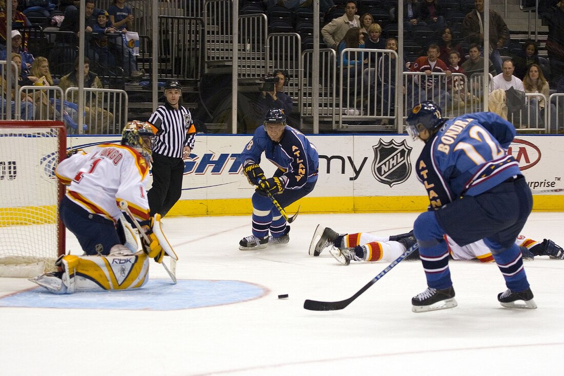 File:Thrashers Bondra shoot.jpg