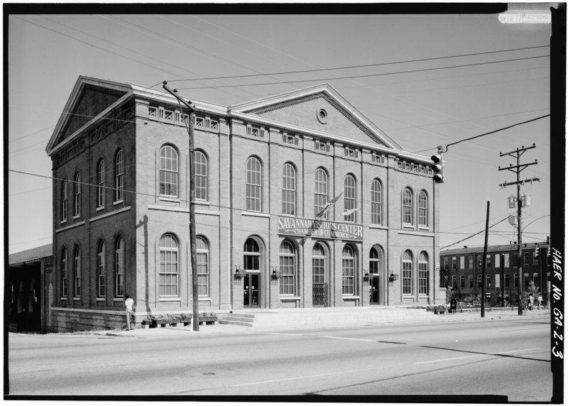 File:Three-quarter view looking NW at just the Headhouse. - Central of Georgia Railway, Passenger Station and Train Shed, Corner of Louisville (Railroad) Road and West Broad Street, HAER GA,26-SAV,56-3.tif