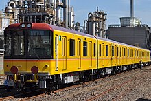 The first set on delivery in September 2011 Tokyo-Metro 1000.jpg